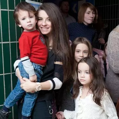 Анна Плетнева с детьми, мужем